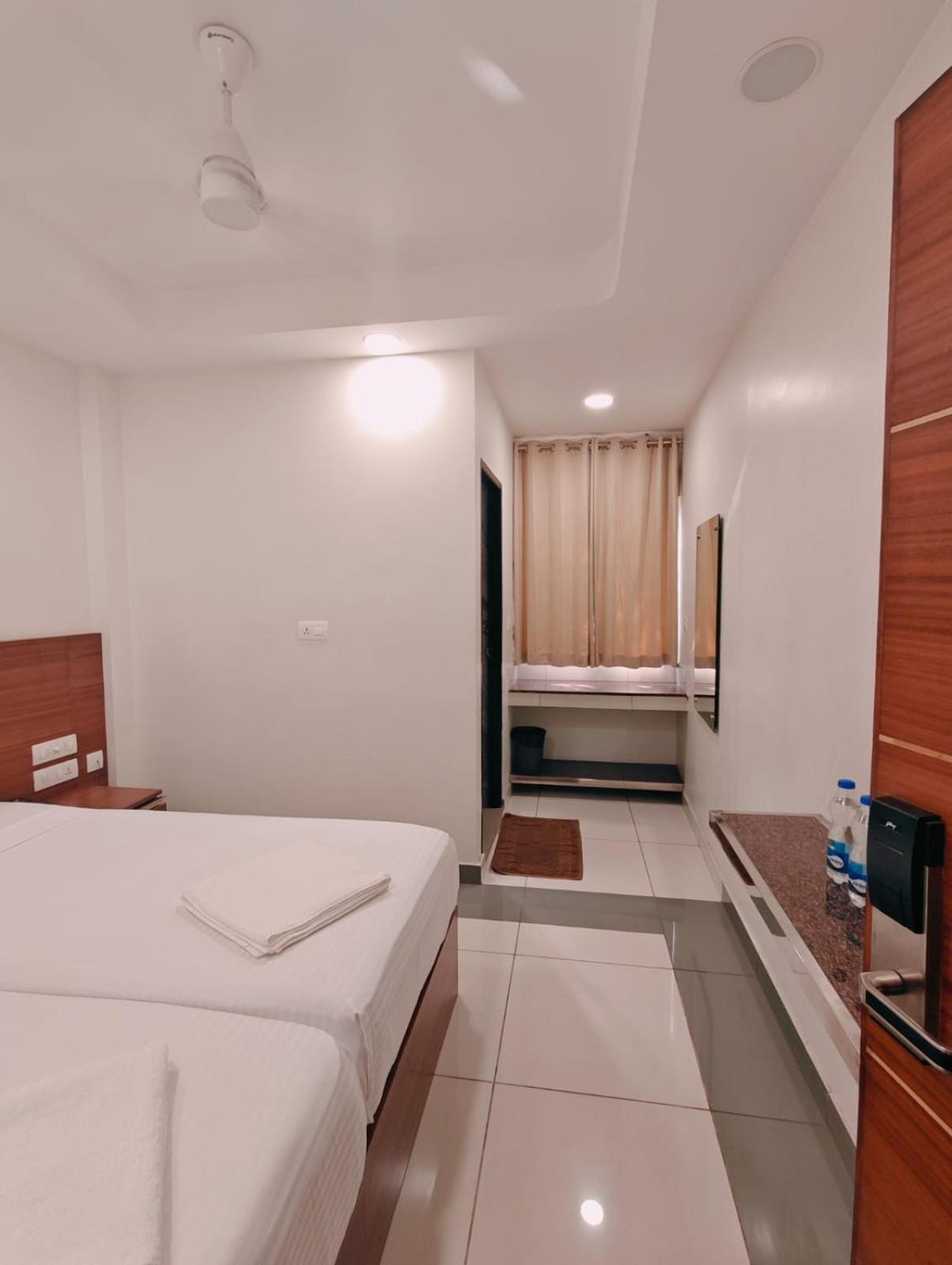 Hotel Nest Residency à Kozhikode Extérieur photo