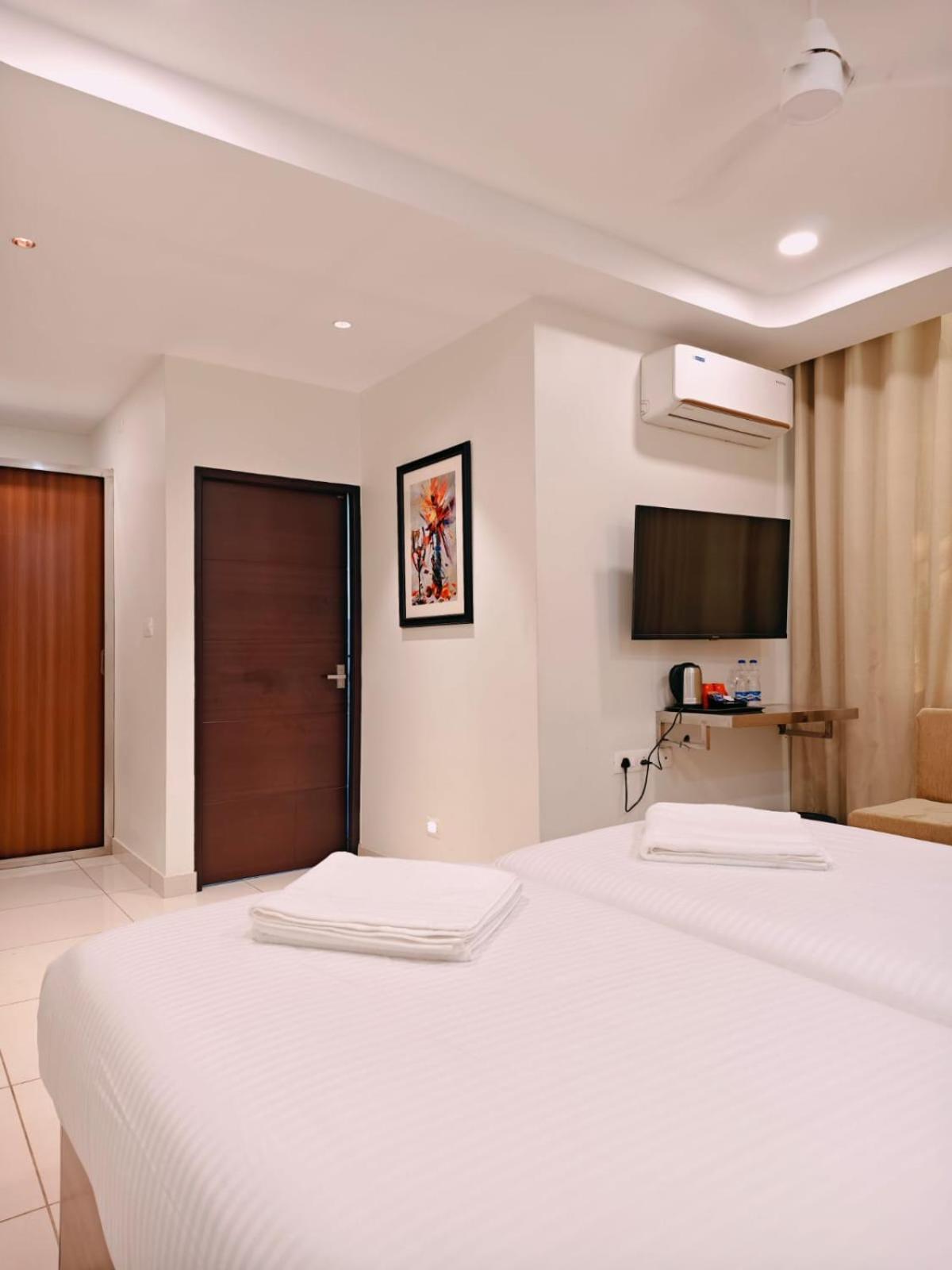 Hotel Nest Residency à Kozhikode Extérieur photo