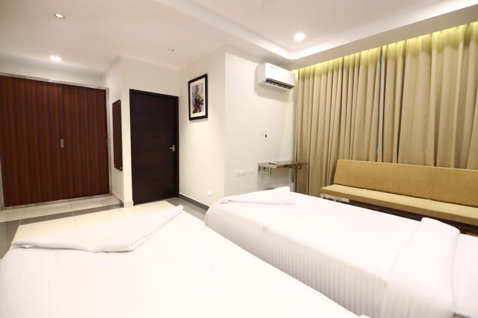 Hotel Nest Residency à Kozhikode Extérieur photo