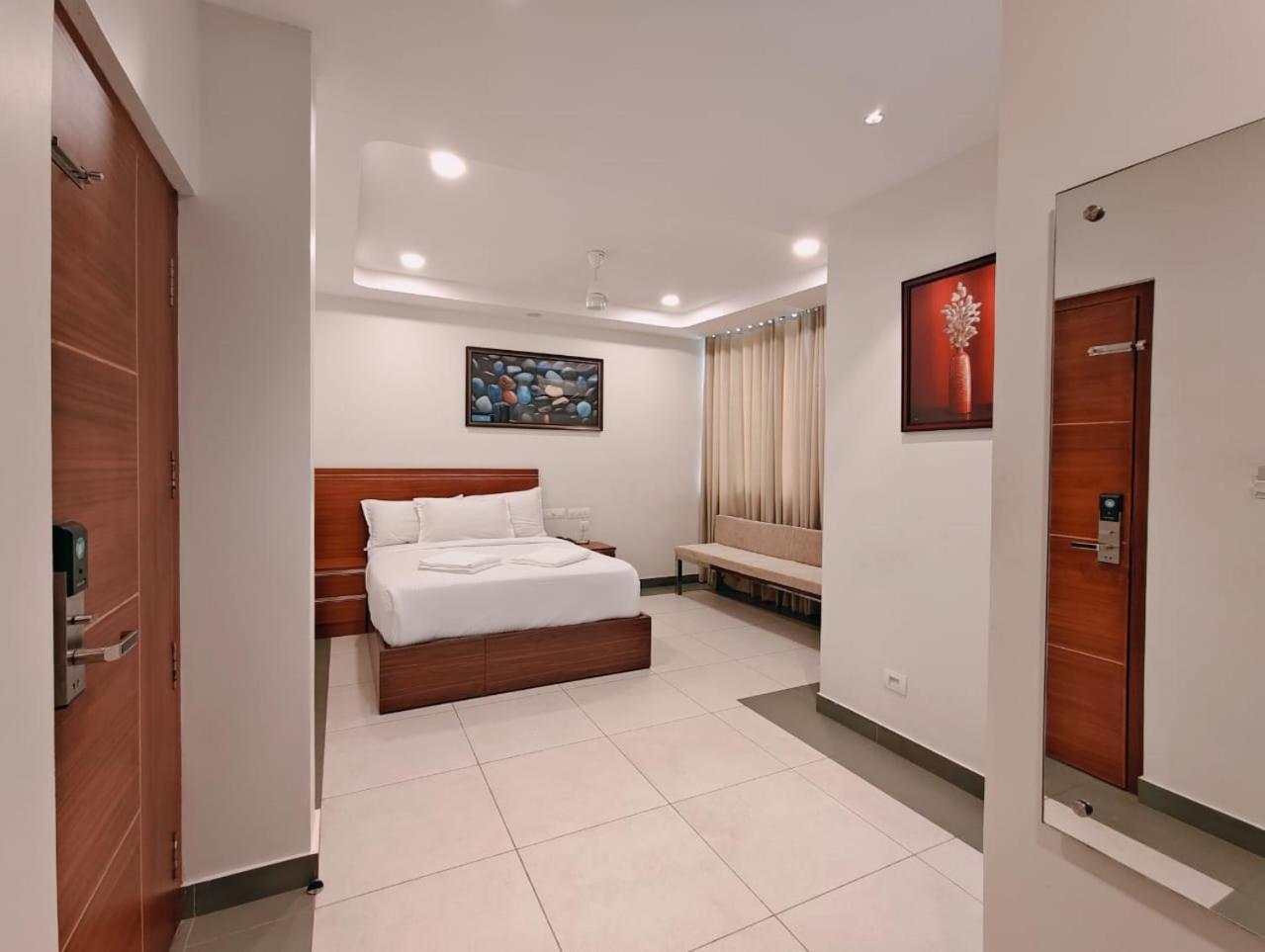Hotel Nest Residency à Kozhikode Extérieur photo