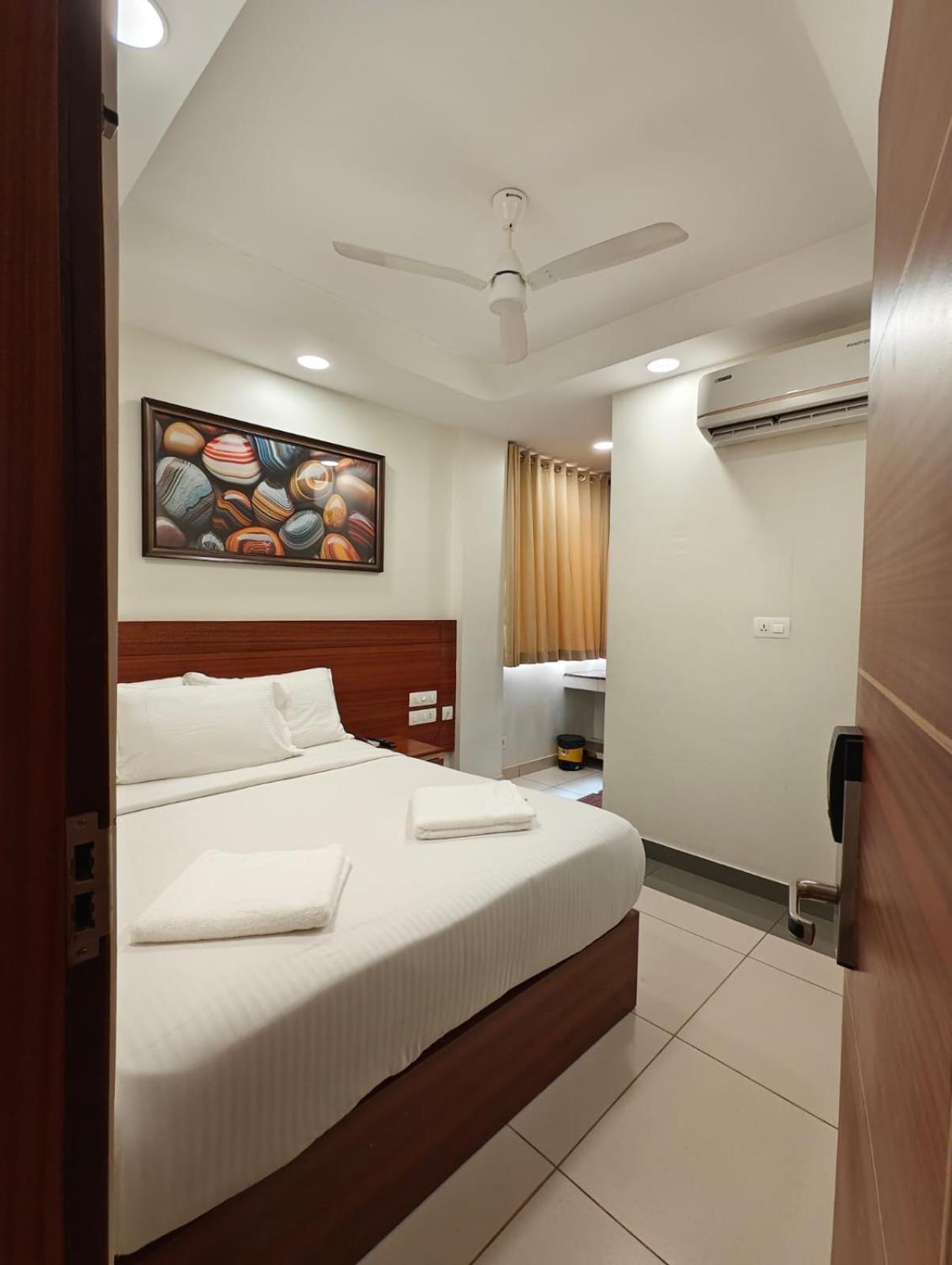 Hotel Nest Residency à Kozhikode Extérieur photo